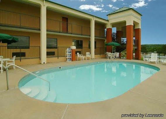 Quality & Hotel Clarksville